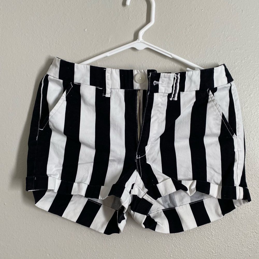 Stripped Shorts